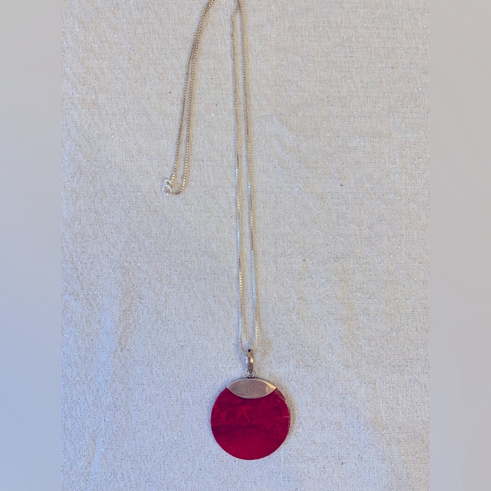 Beautiful sterling silver pendant necklace